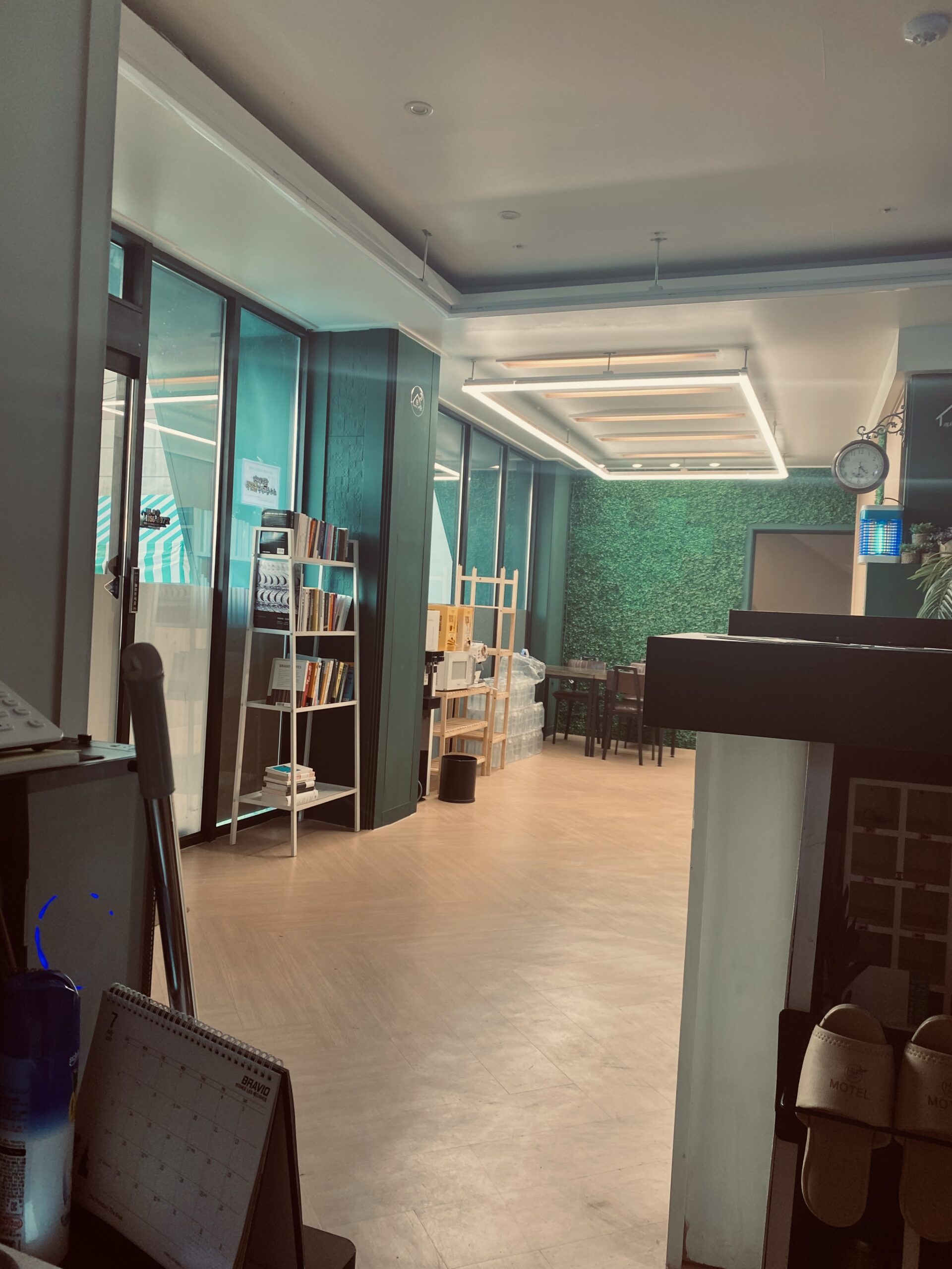 모텔 리모델링 레지던스 쉼 그리고 여유 입구 후