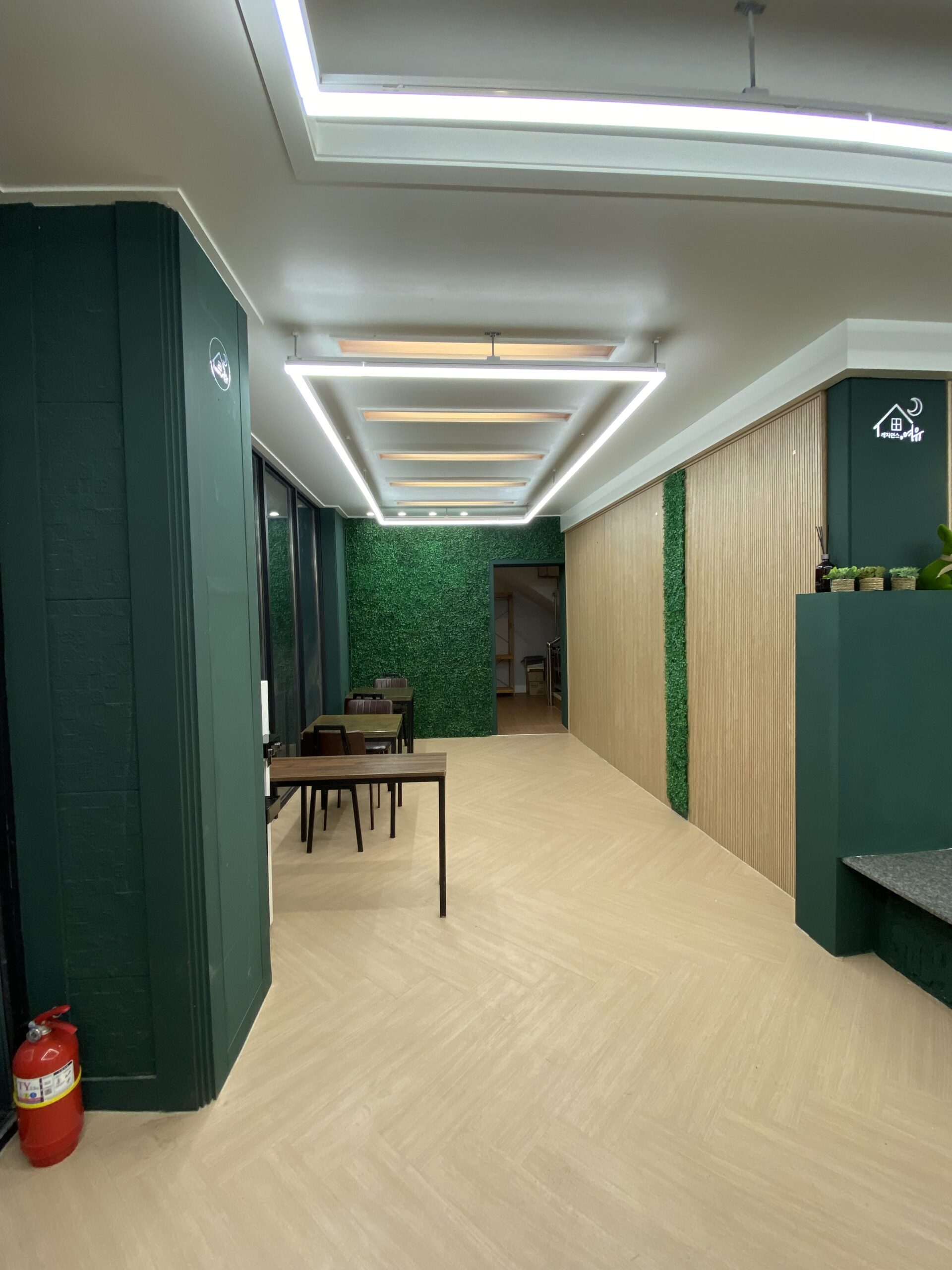 모텔 리모델링 레지던스 쉼 그리고 여유 입구 후